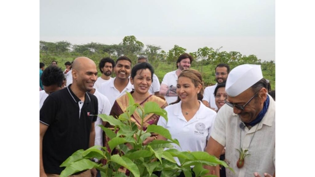 Bollywood-Actor-Jackie-Shroff-Joins-1000-Tree-Plantation-Drive-Promoting-Love-Peace-Humanity